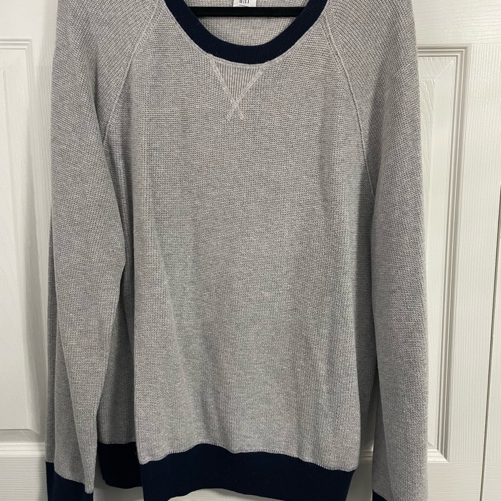 GAP Sweatshirt
